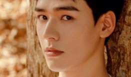 龚俊爆料自己的住所视频,揭秘明星豪宅内部细节